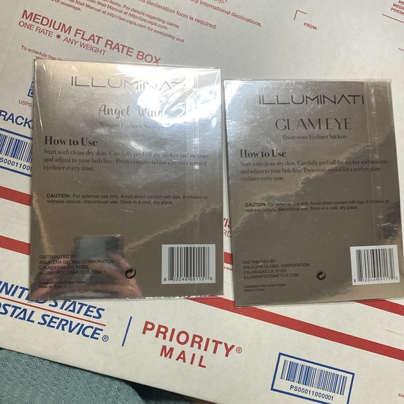 🦋NWT 2 packs of eyeliner stickers! - Picture 4 of 4